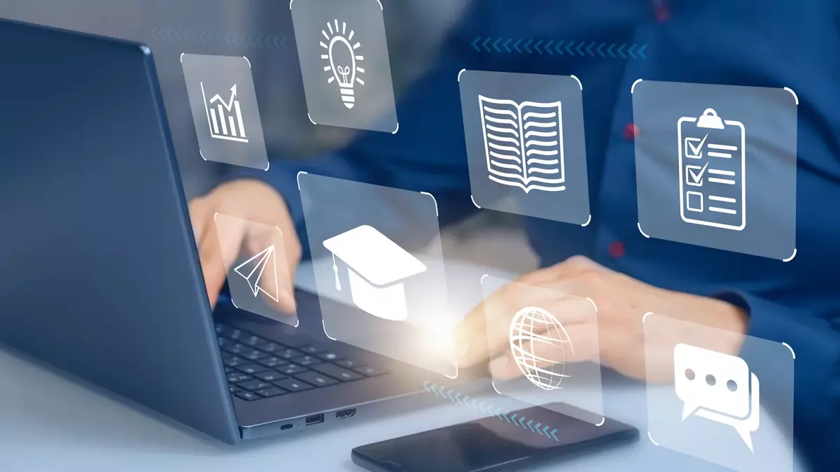 Symbolbild Arbeitsmöglichkeiten am PC. Foto: Adobe Stock | sommersby